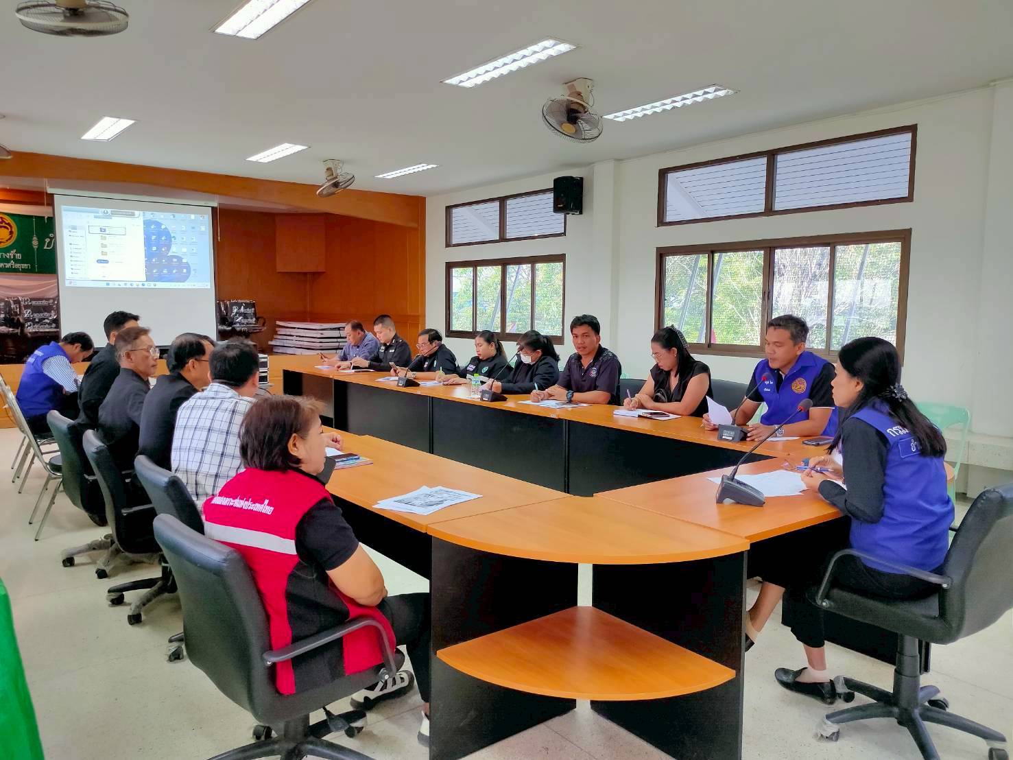 ร่วมประชุมคณะกรรมการให้ช่วยเหลือผู้ประสบภัยพิบัติอำเภอบางซ้าย (ก.ช.ภ.อ.บางซ้าย) ครั้งที่ 8/2568 