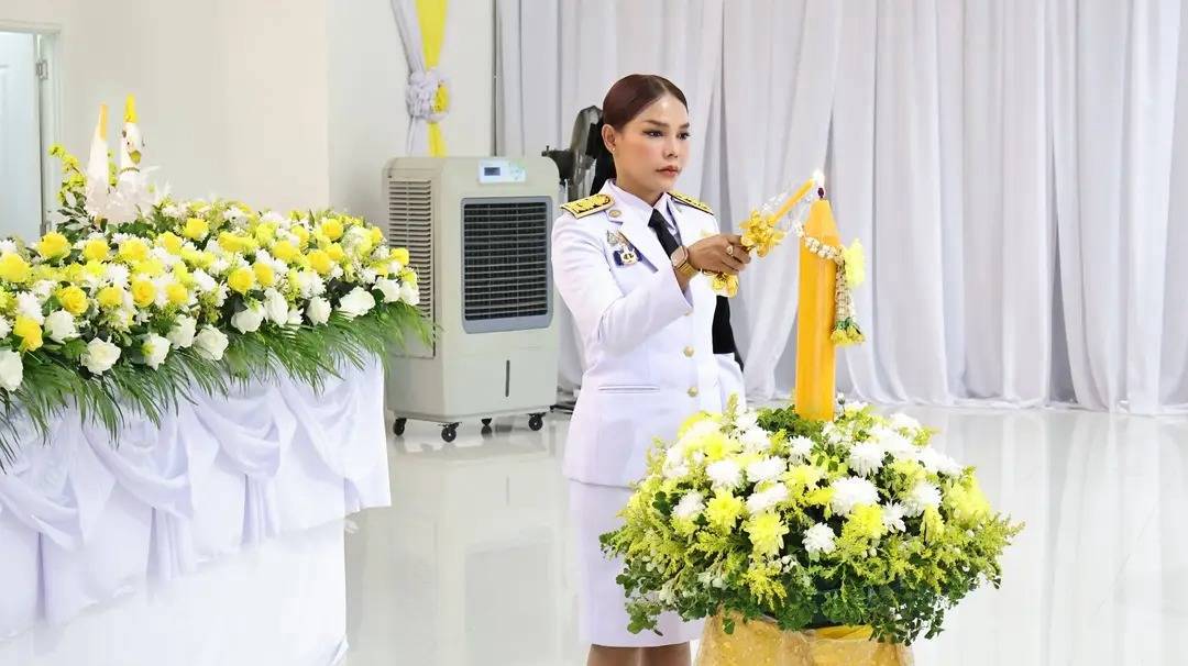เข้าร่วมถวายราชสักการะและวางพานพุ่ม จุดเทียนชัยถวายพระพรชัยมงคล แด่พระบาทสมเด็จพระปรเมนทรรามาธิบดีศรีสินทรมหาวชิราลงกรณ พระวชิรเกล้าเจ้าอยู่หัว เนื่องในโอกาสมหามงคลวันเฉลิมพระชนมพรรษา